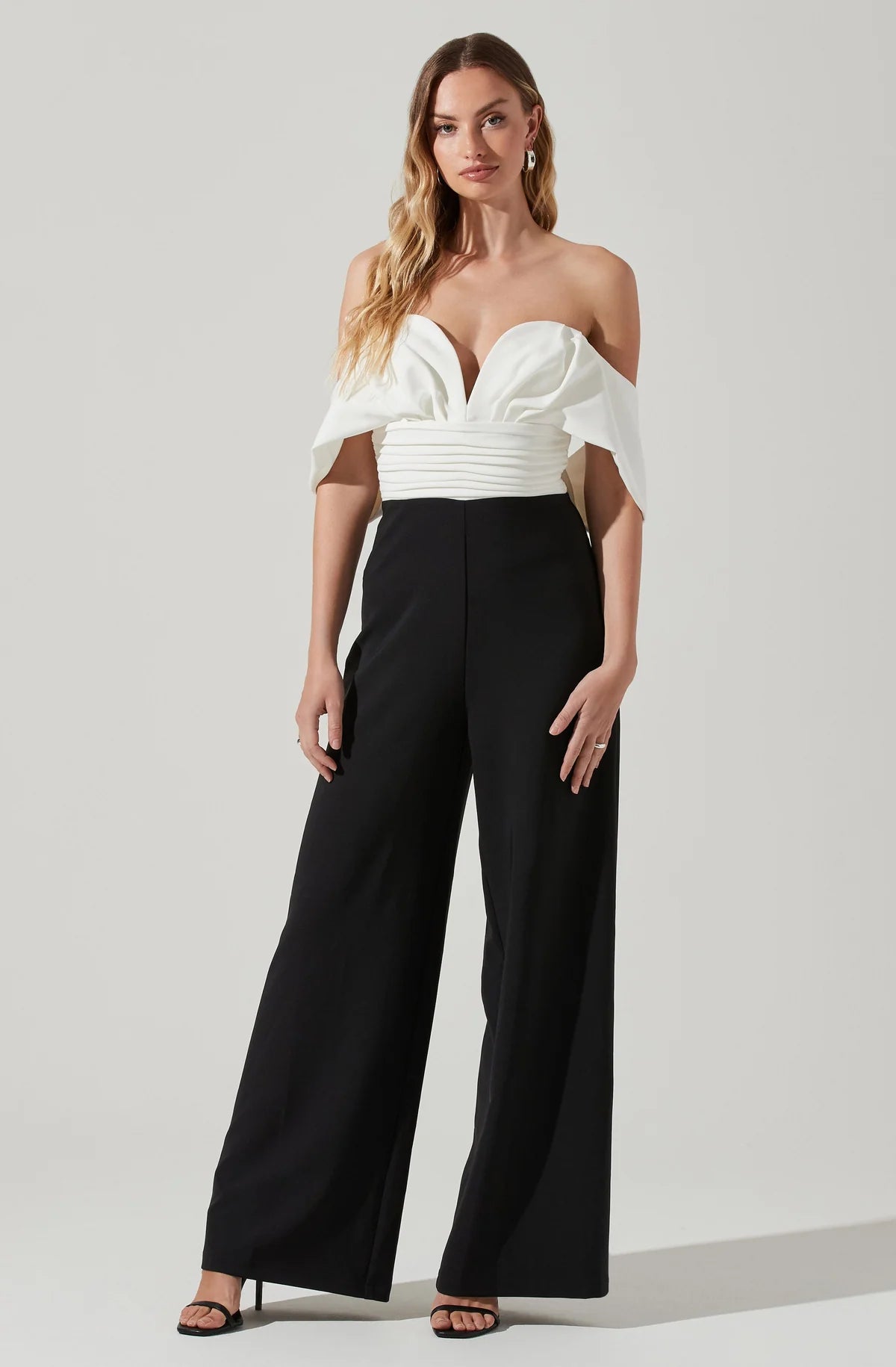 【SKZ I.N.】otona satin wide salopette ASTR Betania Jumpsuit SALE – Reign Boutique