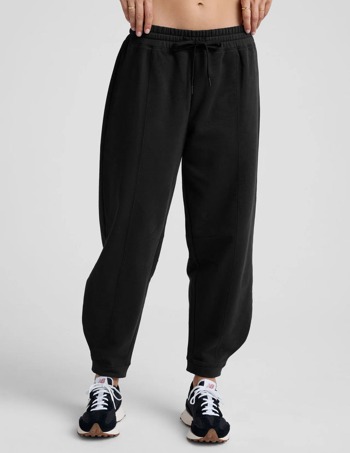 Beyond Yoga Luxe Fleece Barrel Sweatpants