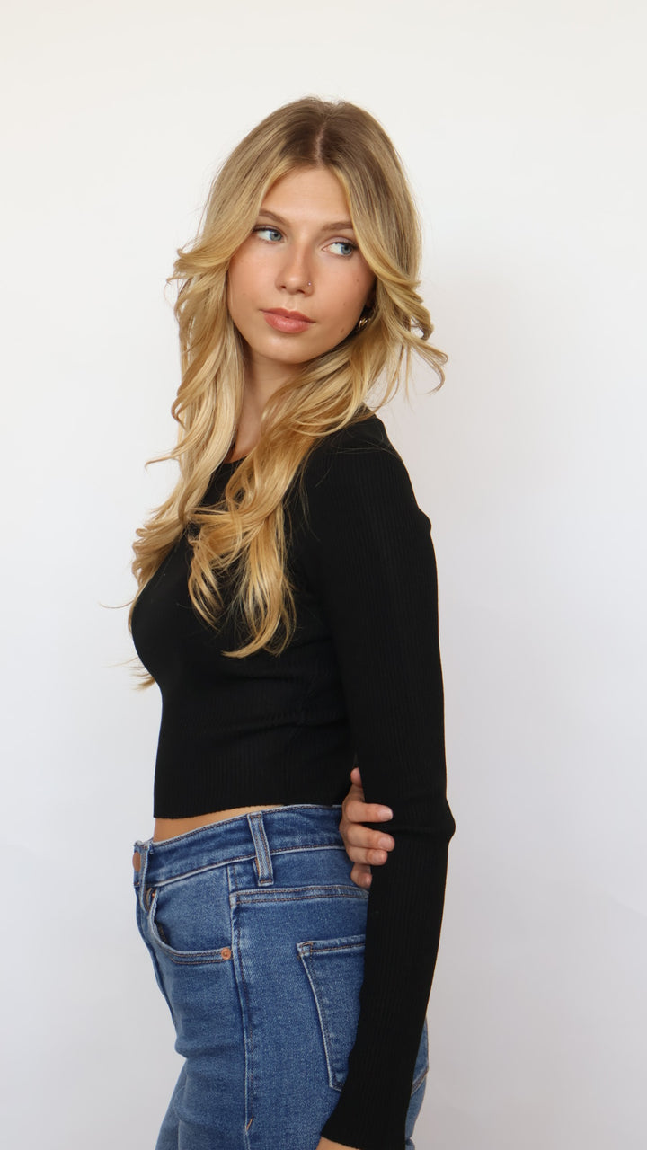 Round Neck Fitted Cropped Sweater