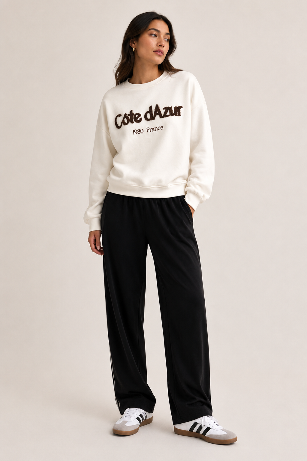 Côte D'azur Embroidered Cream Sweatshirt