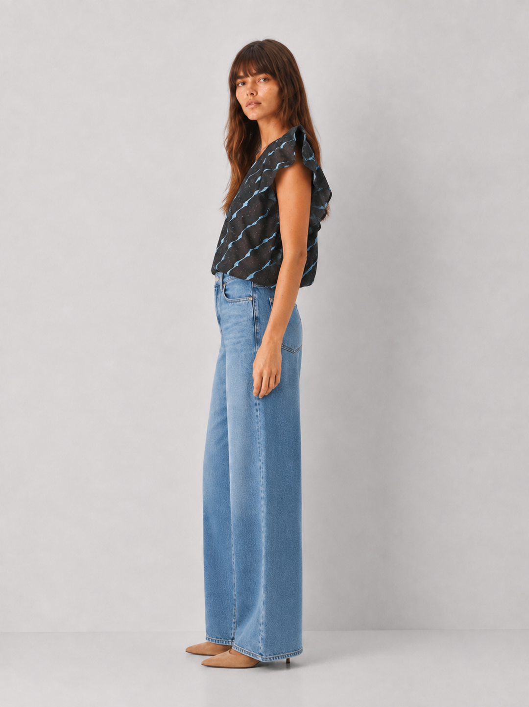 Abstract Geo Flutter Sleeve Blouse