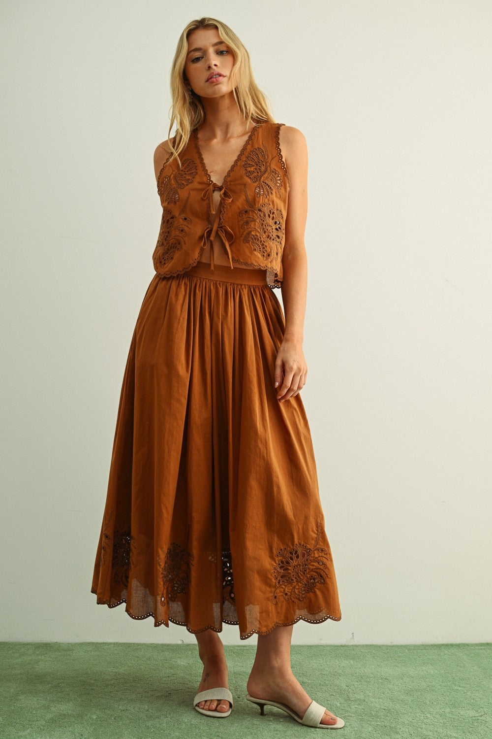 Eyelet Detail Lined Skirt