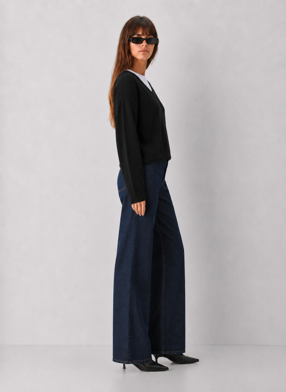 Preorder V-Neck One Size Light weight Knit Sweater