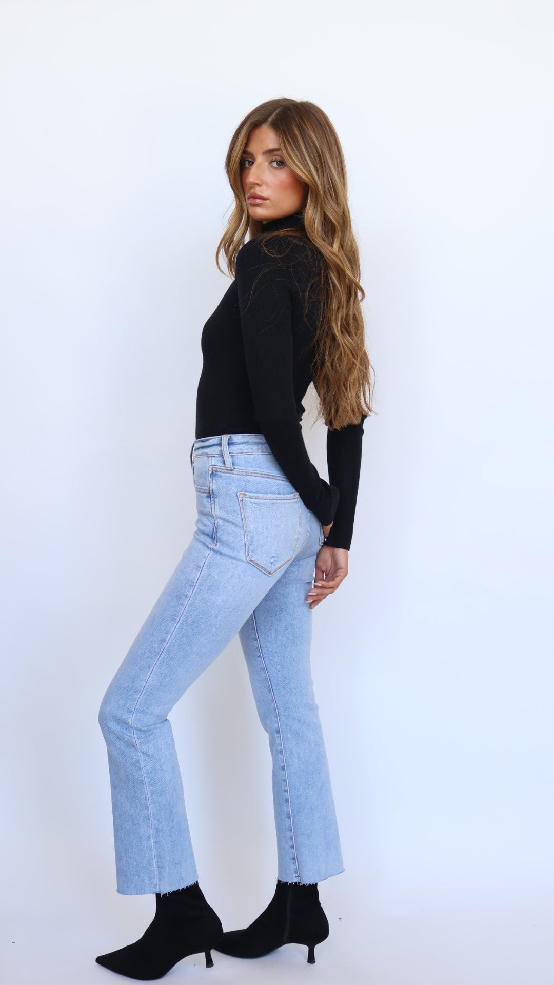 Vervet Jeans High Rise Cropped Flare Jeans