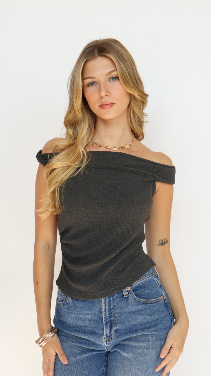 ASTR Lindy Off Shoulder Top