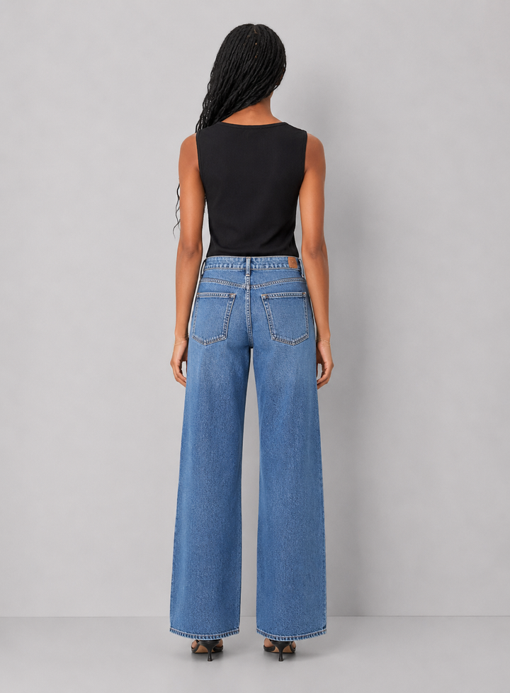 Elan Front Twist Top