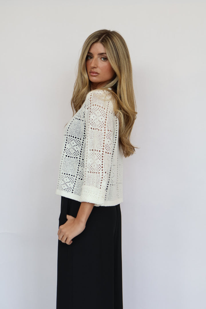 Sleevless Crew Neck Button Down Cardigan