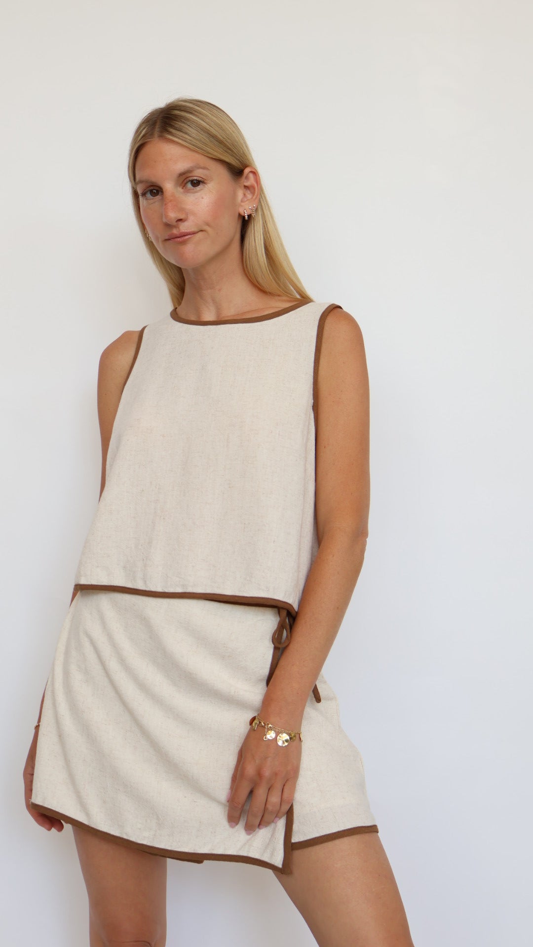 Contrast Piping Crop Top
