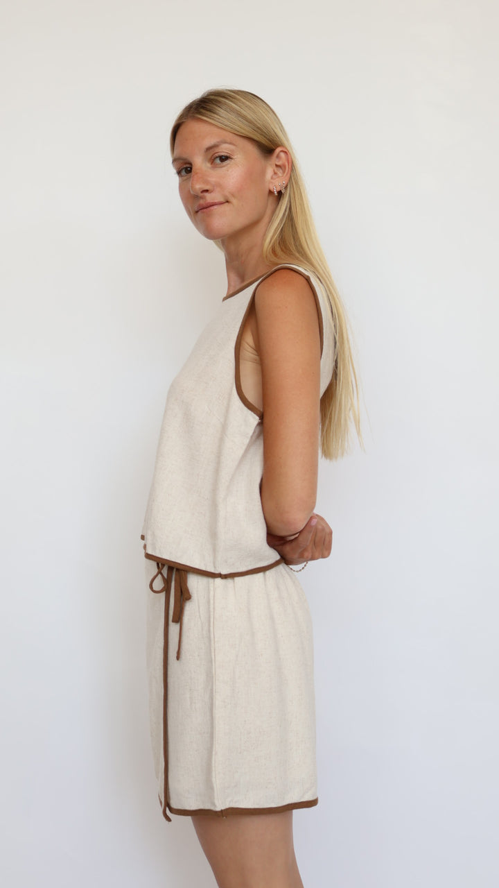 Contrast Piping Crop Top