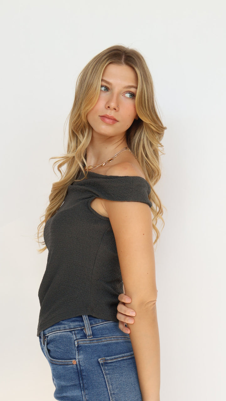ASTR Lindy Off Shoulder Top