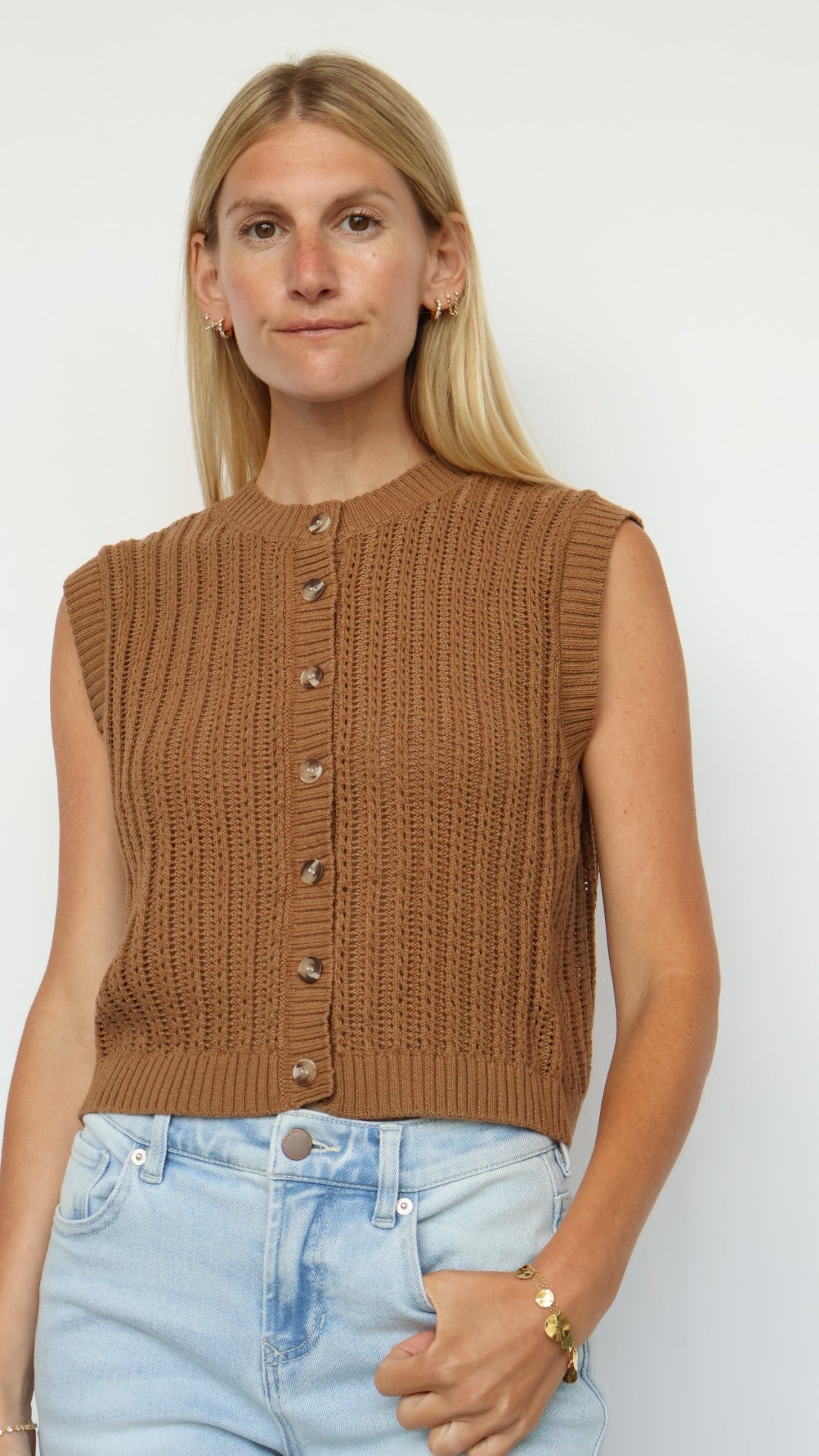 Classic Knit Button-Front Vest – Reign Boutique