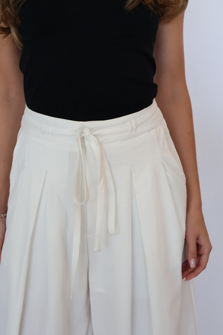 Pleated Detail Wide Leg Pants