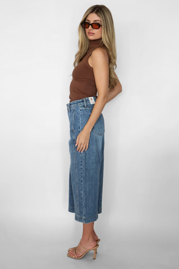 Just Black Denim Side Seam Wide Capri Jeans