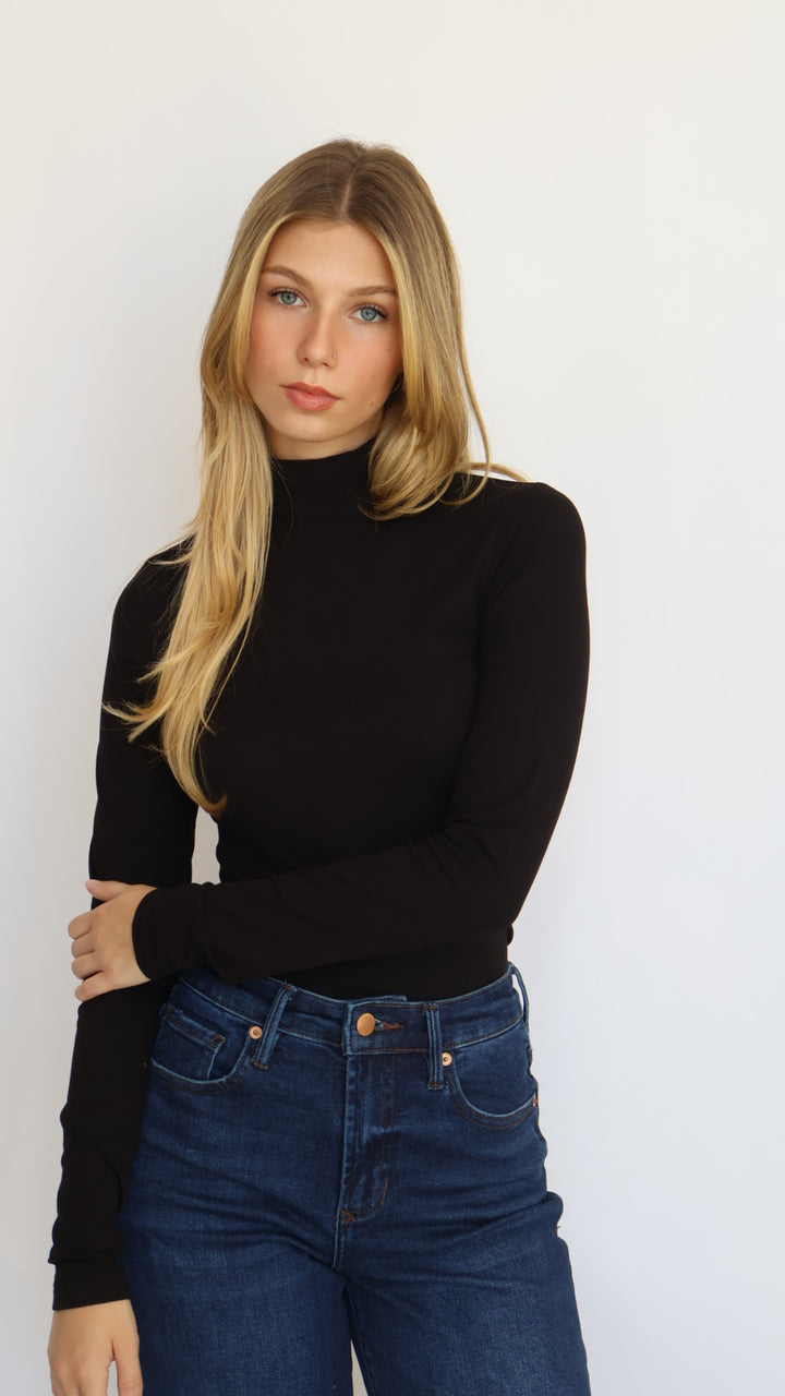 Fitted Second Skin Turtleneck