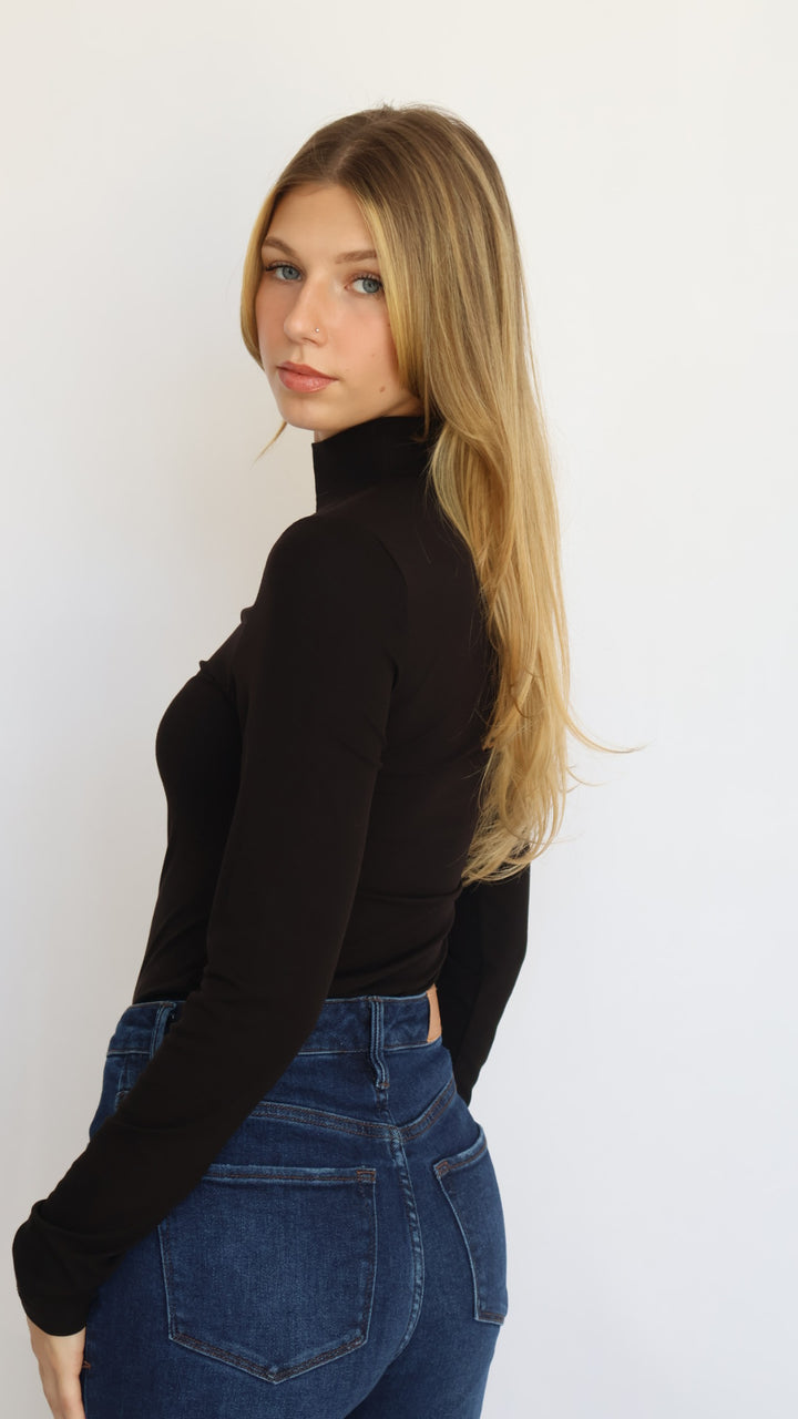 Fitted Second Skin Turtleneck