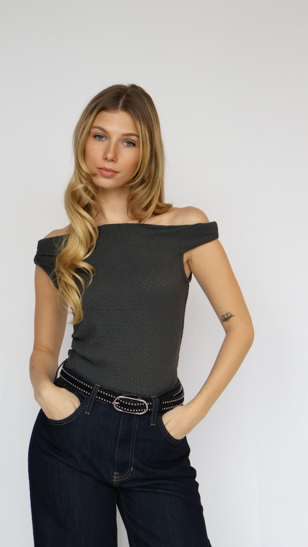ASTR Lindy Off Shoulder Top