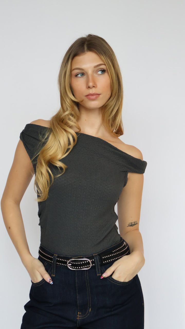 ASTR Lindy Off Shoulder Top