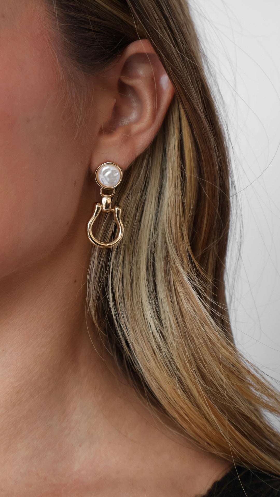 Horseshoe Earring