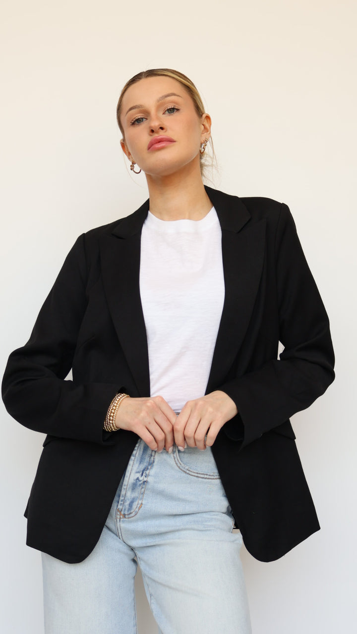 Classic Fit Stretch Blazer