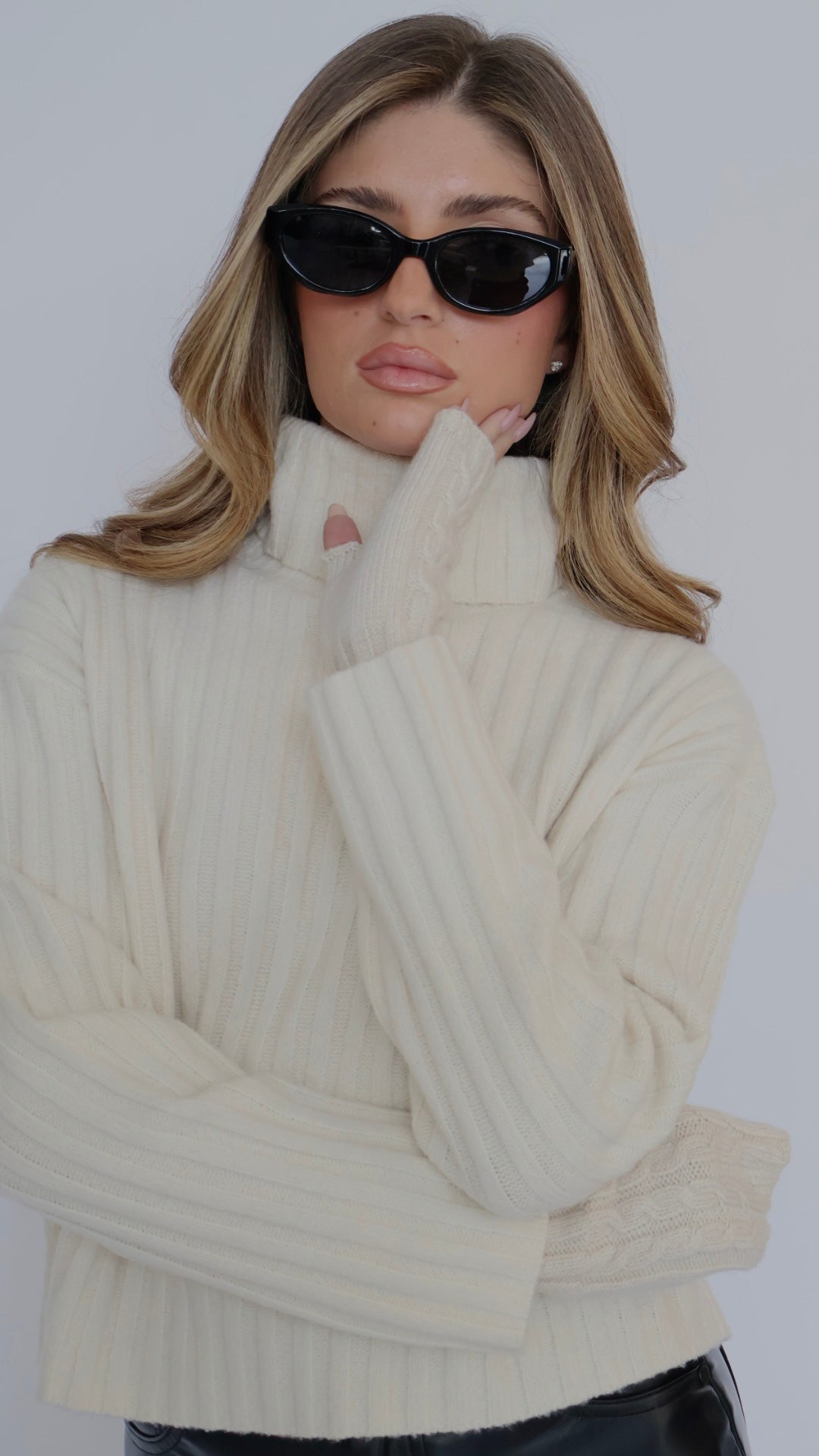 Cable Knit Fingerless Gloves