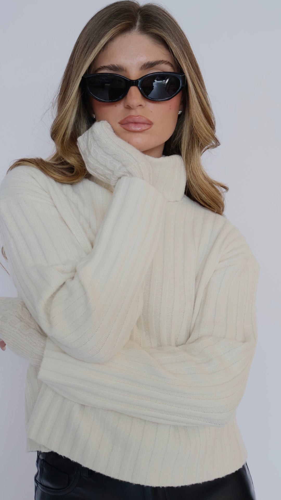 Cable Knit Fingerless Gloves