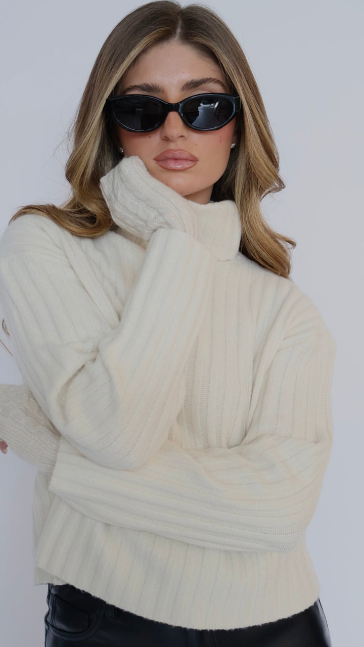 Cable Knit Fingerless Gloves