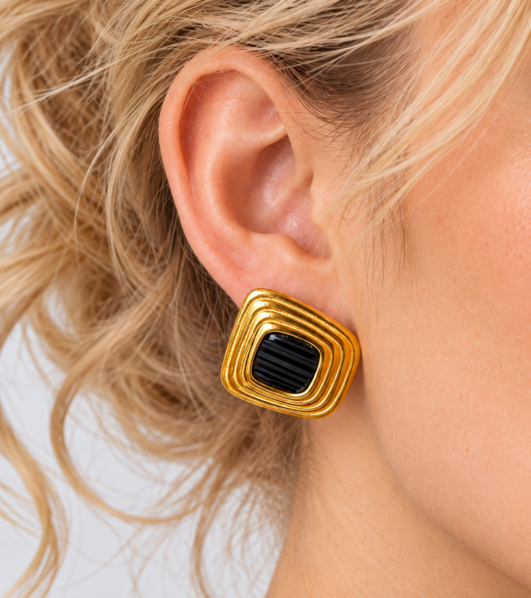 Solenne Enamel Square Earrings