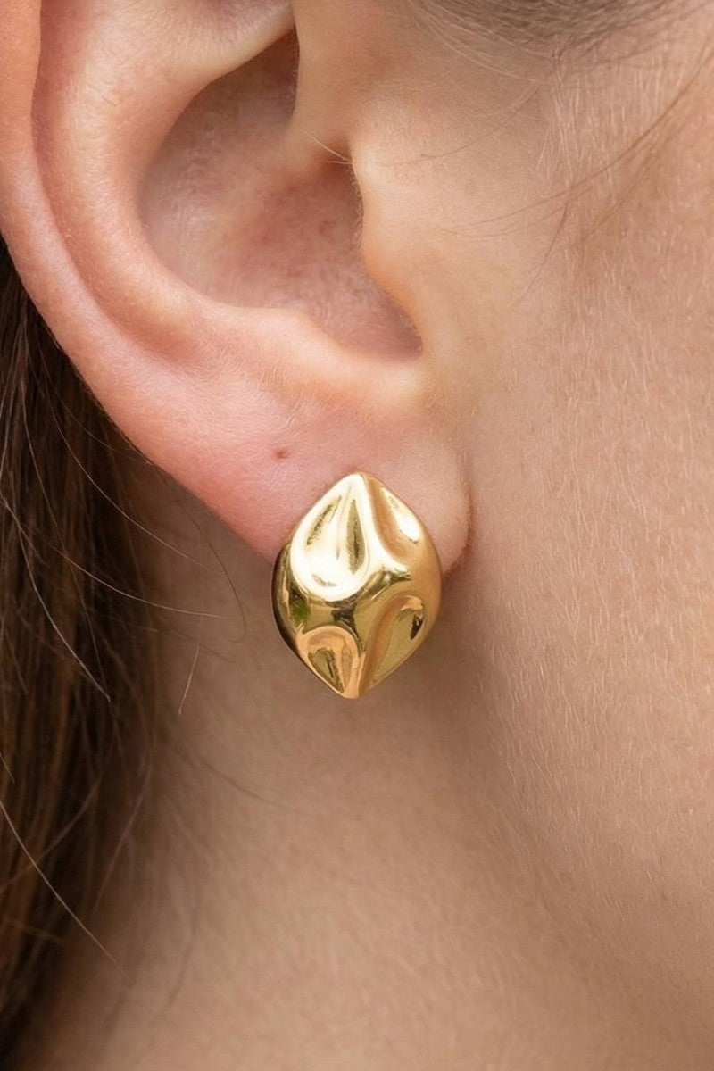 Sculpted Swirl Detail Stud