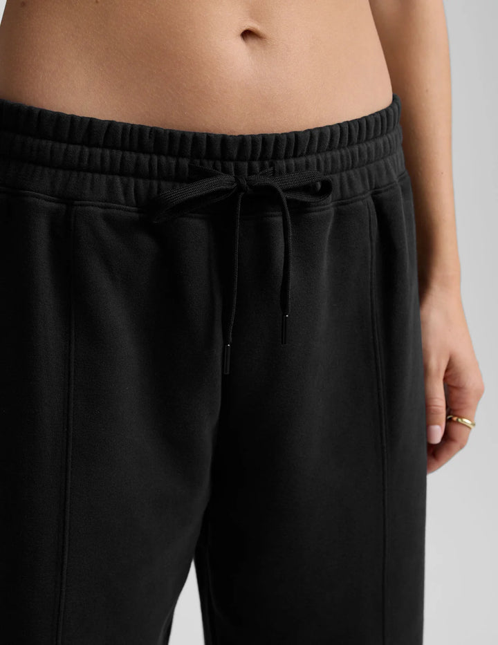 Beyond Yoga Luxe Fleece Barrel Sweatpants
