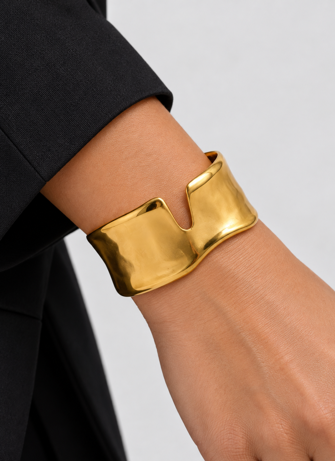 Clyde Abstract Bold Cuff