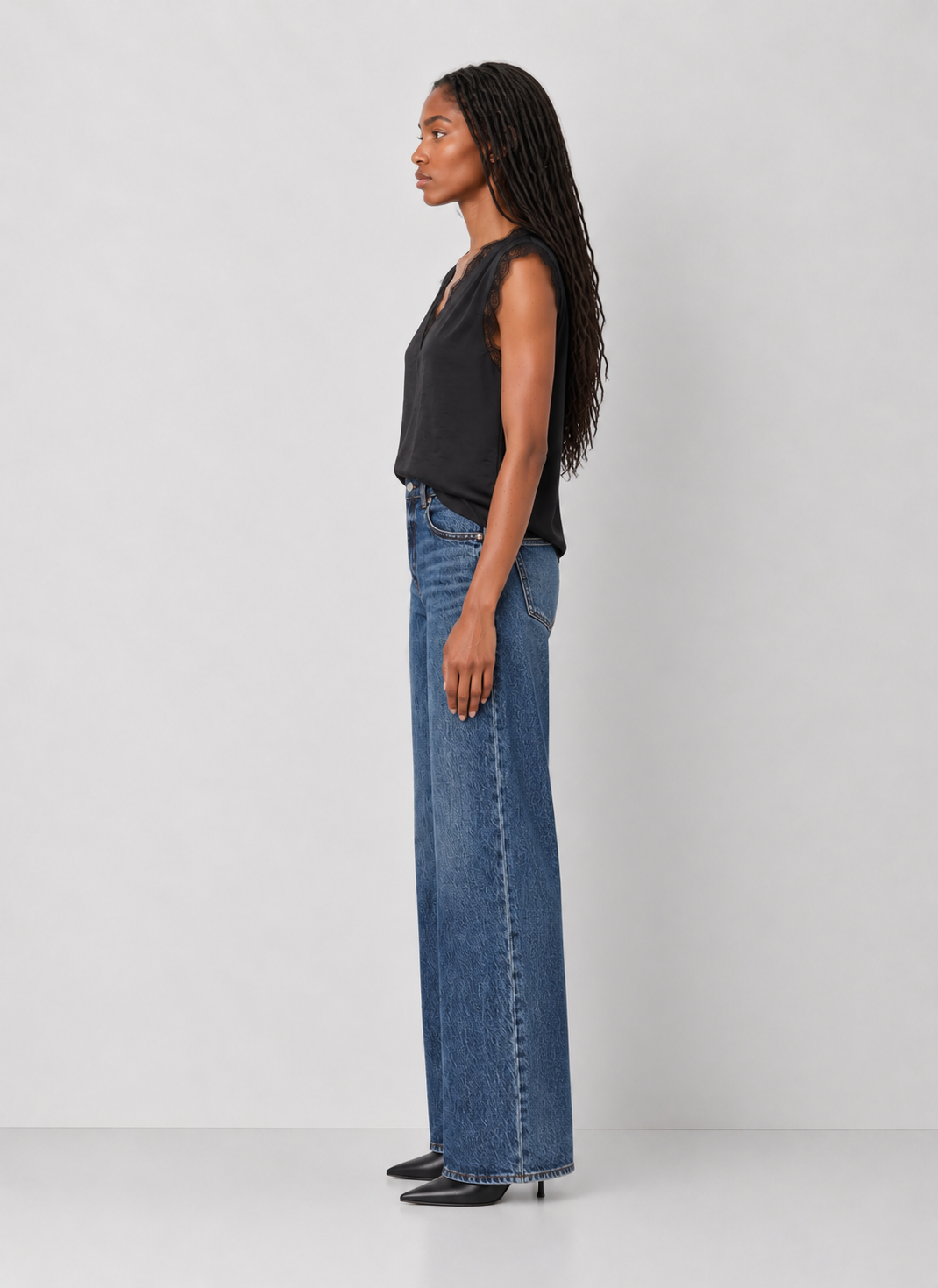 Lace Trim Sleeveless Blouse