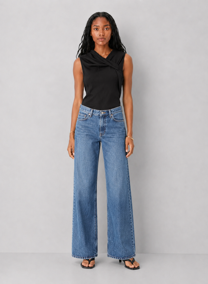 Elan Front Twist Top