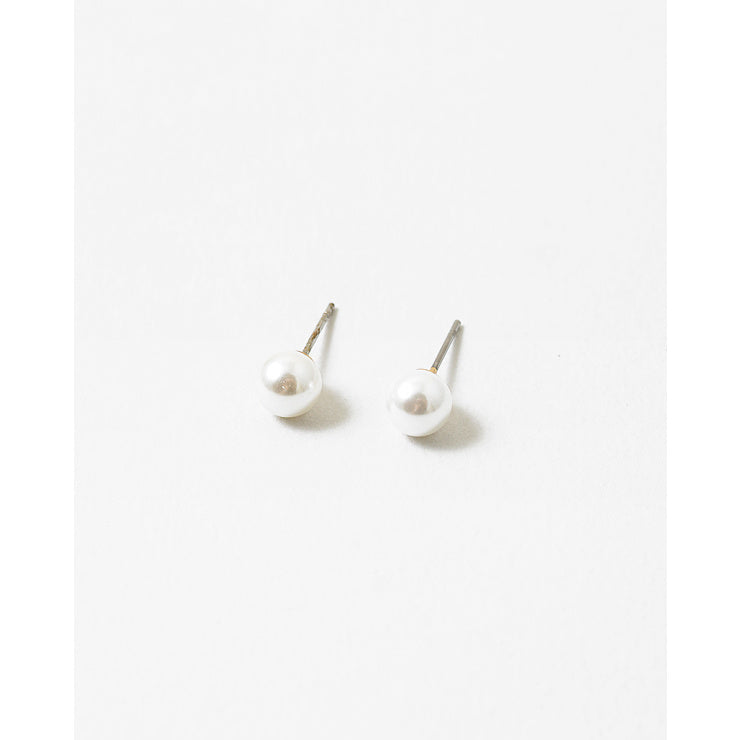 Classic Pearl Studs