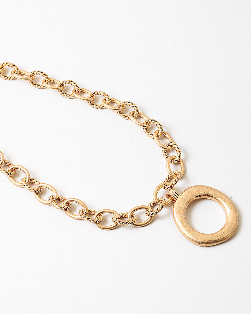 Worn O Detailed Necklace
