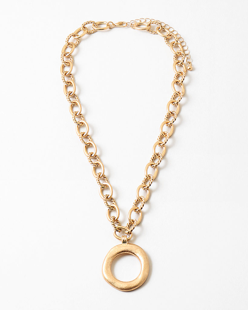 Worn O Detailed Necklace