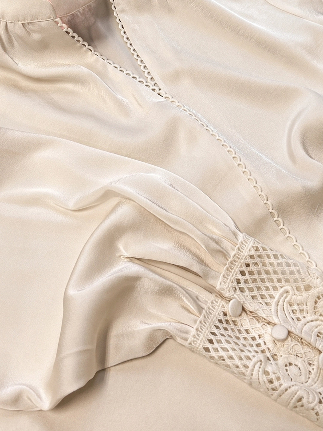Lace Detail V-neck Long Sleeve Blouse