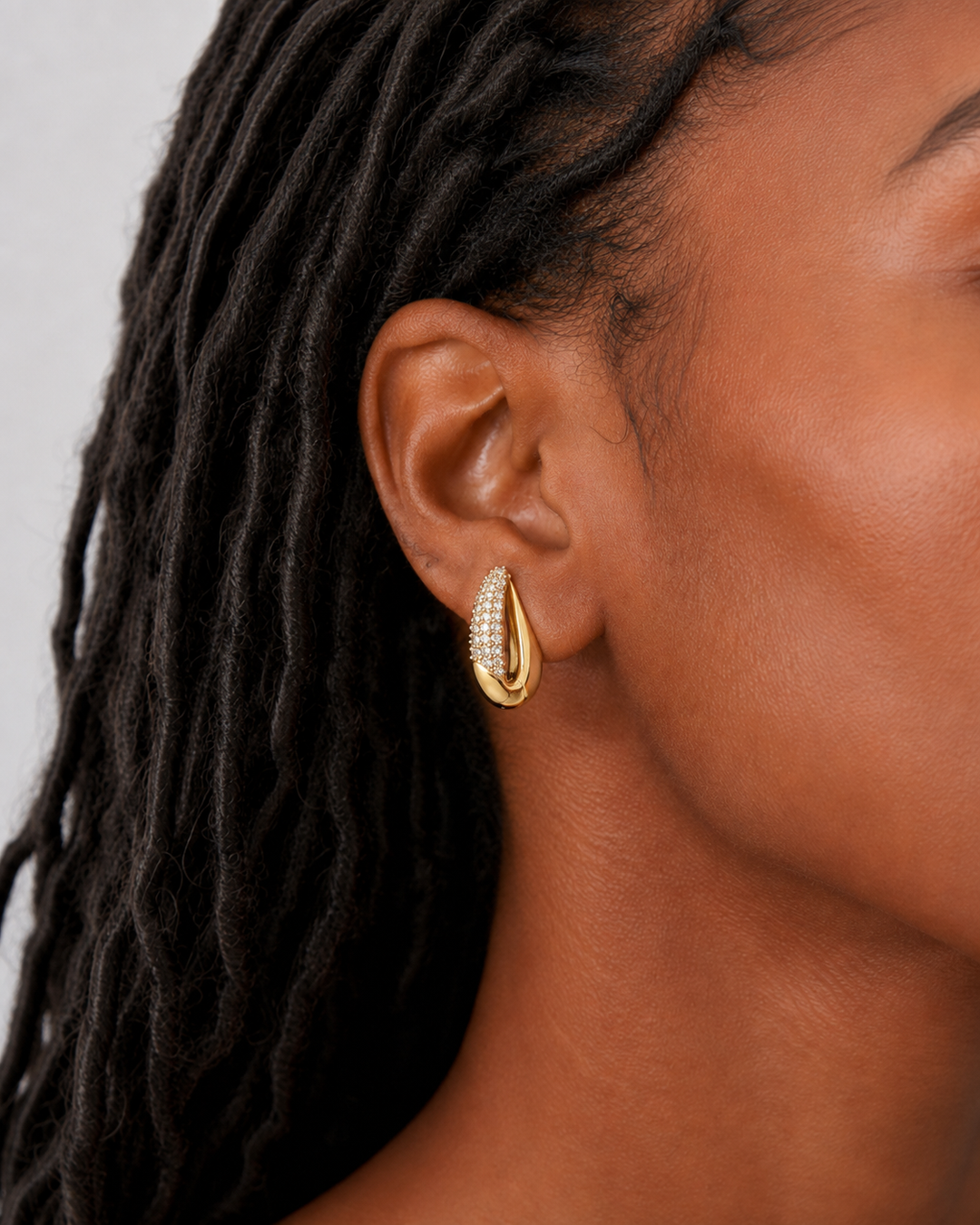 The Nicolette Hoops