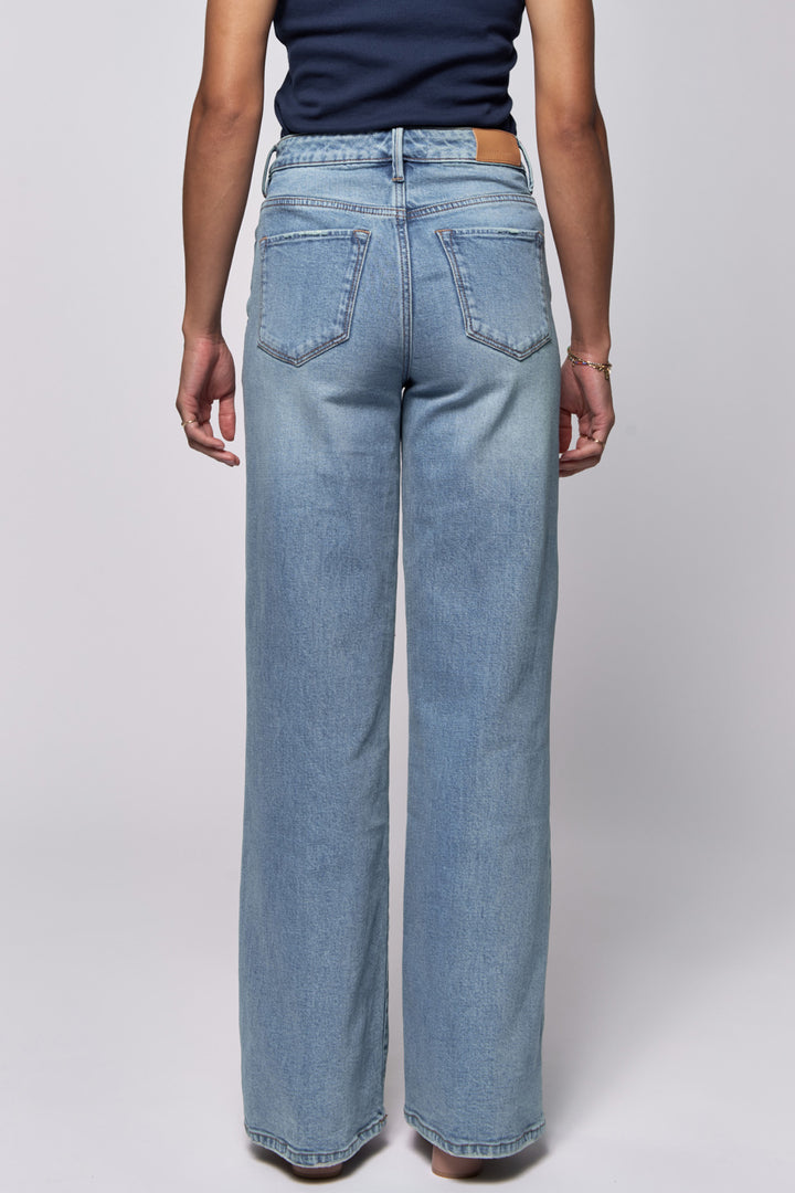 Fiona Mid Rise Vintage Jeans